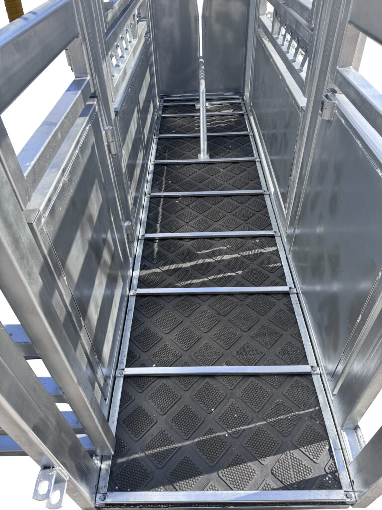 Cattle Chute 500-1